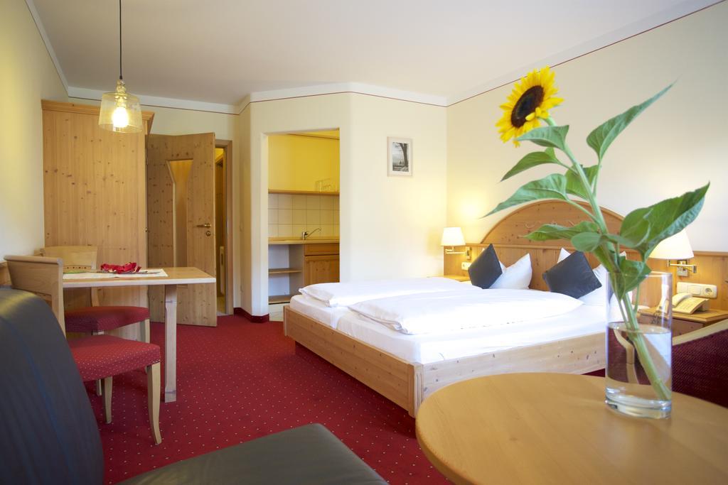 Hotel Salzburger Hof Bergen  Buitenkant foto