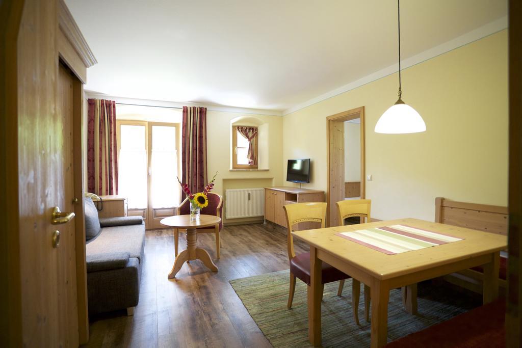 Hotel Salzburger Hof Bergen  Buitenkant foto