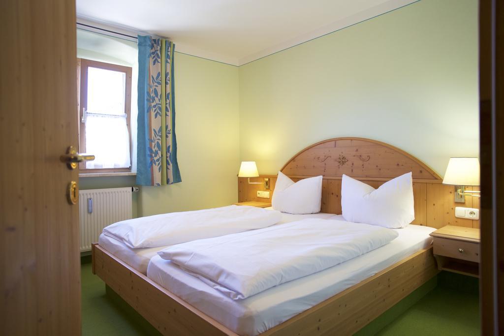 Hotel Salzburger Hof Bergen  Buitenkant foto