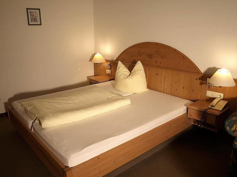 Hotel Salzburger Hof Bergen  Buitenkant foto