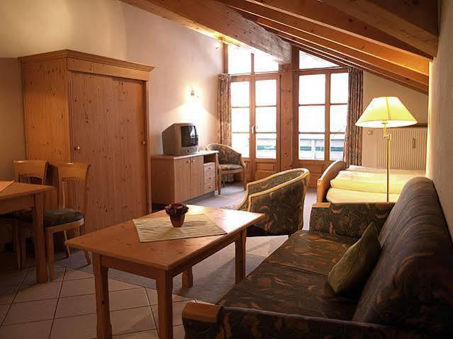 Hotel Salzburger Hof Bergen  Buitenkant foto